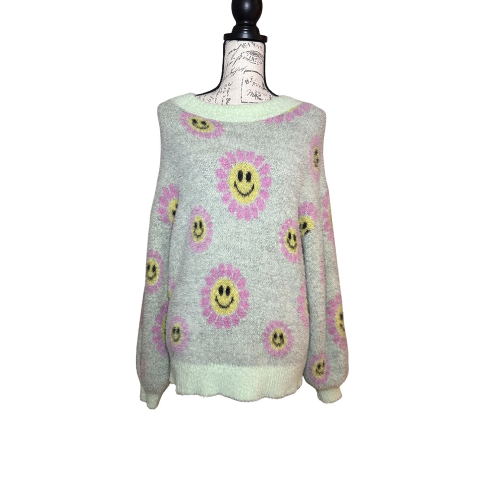 Forever 21 Size Small NWT Light Green Fuzzy Soft Happy Face Flower Sweater